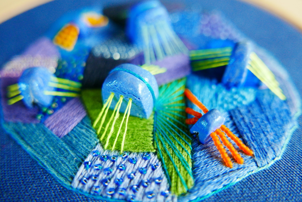 'I see you rain' - 3D hand embroidery by Nibyniebo - Image 2